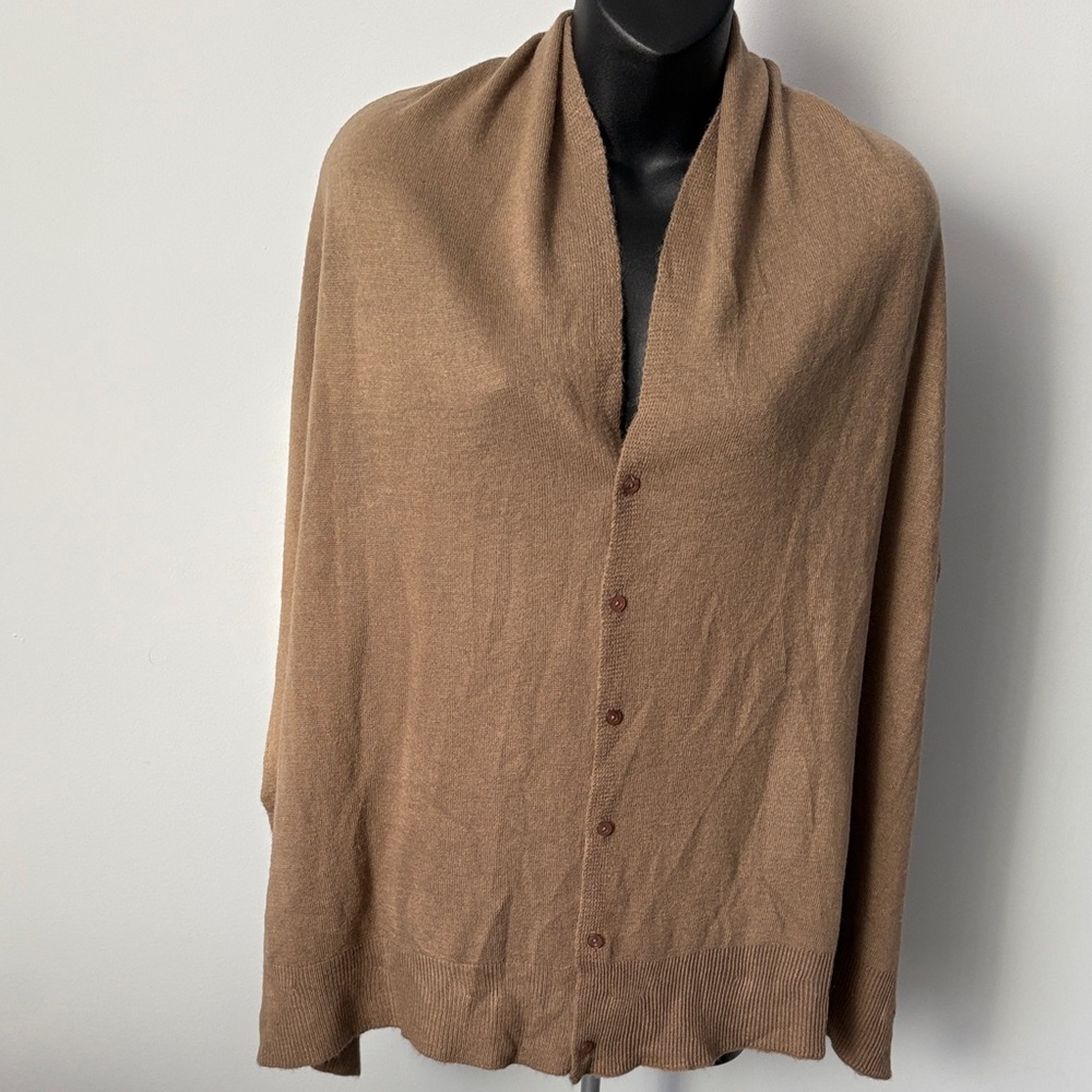 Lightweight Buttoned Travel Wrap